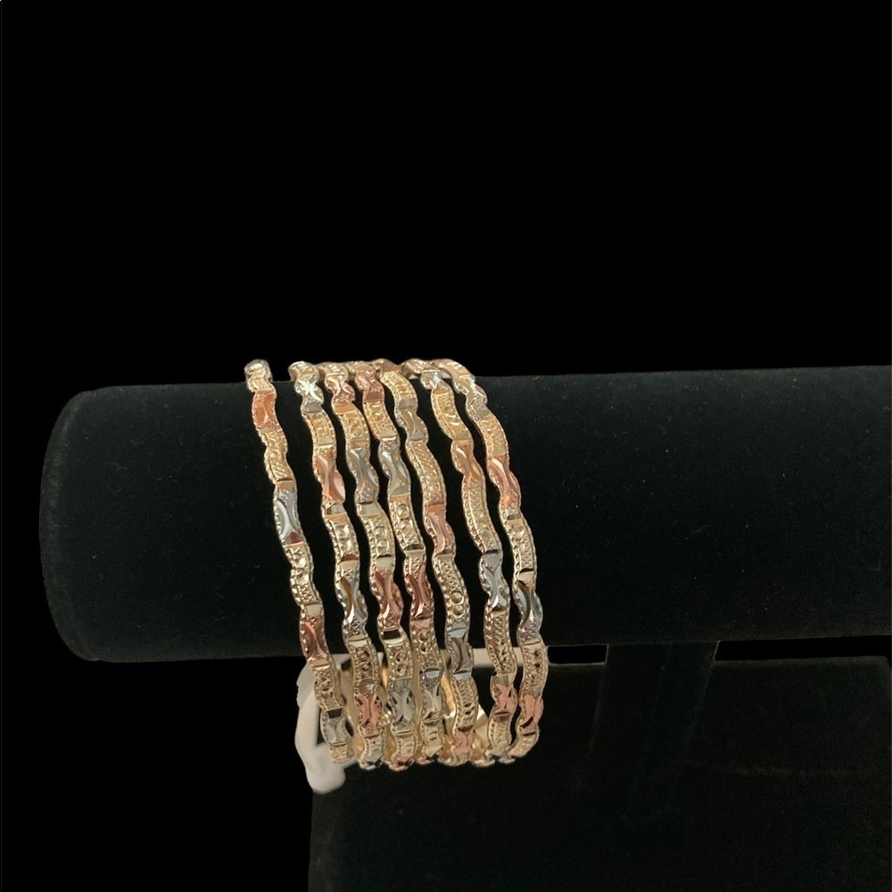 7 Days Textured Tri Color Bangle Feminine Tri Color Casual Jewelry Brand New - Picture 6 of 7